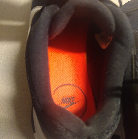 Ladies size 8.5 Nike air max black walking shoes - Picture 5 of 6